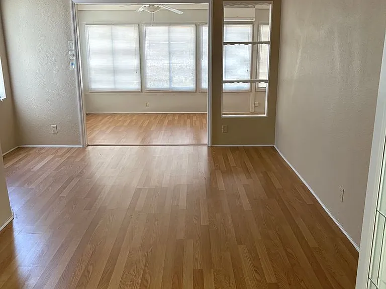 8439 Pavilion Dr — Photo 5