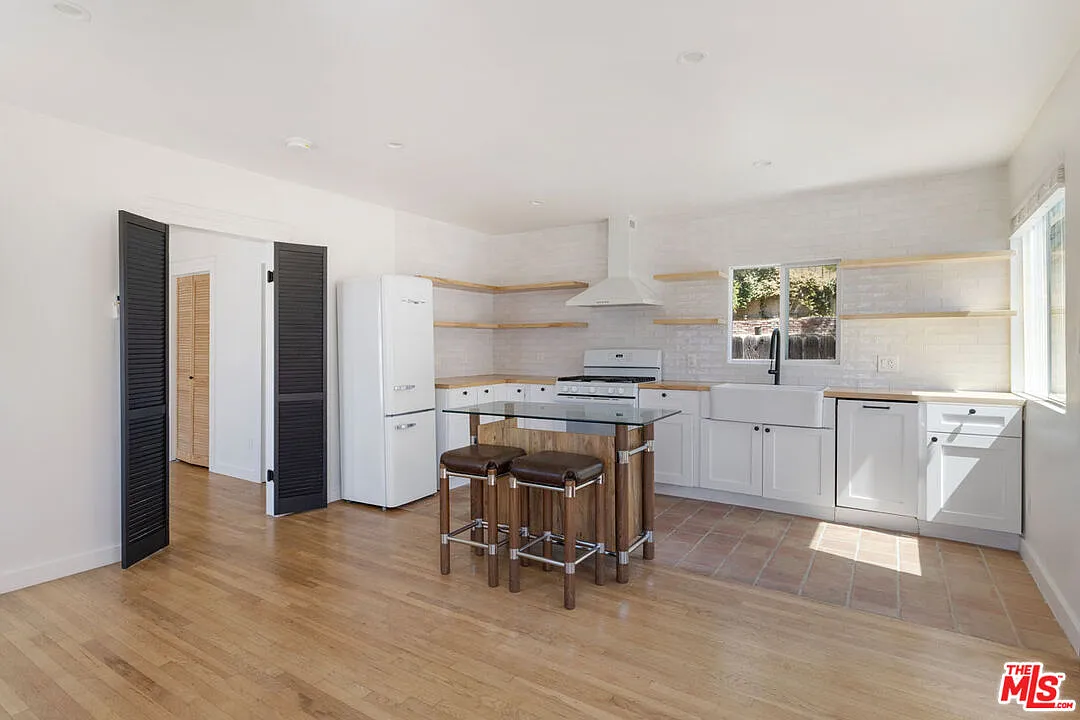 1 bed, 1.5 bath, 900 sqft, $3,395 — Photo 3