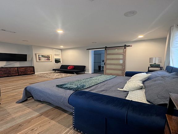 3rd image of 120 Vulcan Rd APT 1