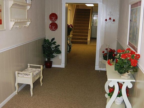 3rd image of 629 Broadmoor Dr APT D