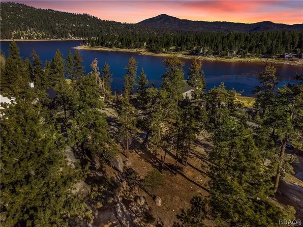 831 Cove Dr, Big Bear Lake, CA 92315
