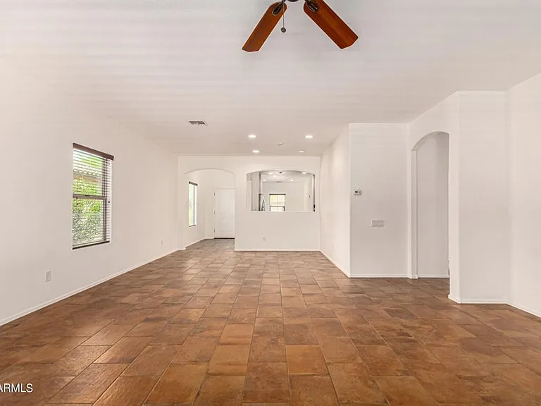 10847 W Avenida Del Rey — Photo 5