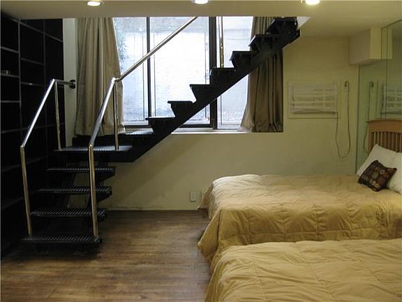 5th image of 27 E 38th St APT 1C