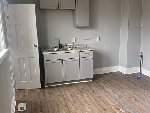 3rd image of 1114 W 148th St #1F