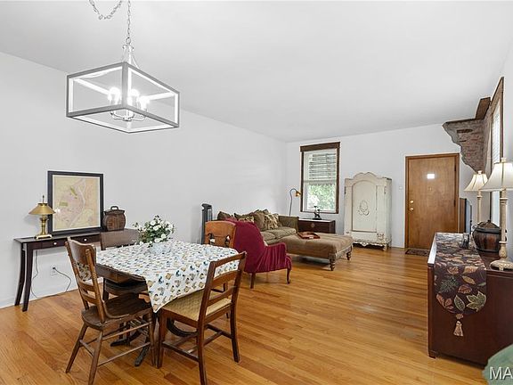 4th image of 5238 Botanical Ave