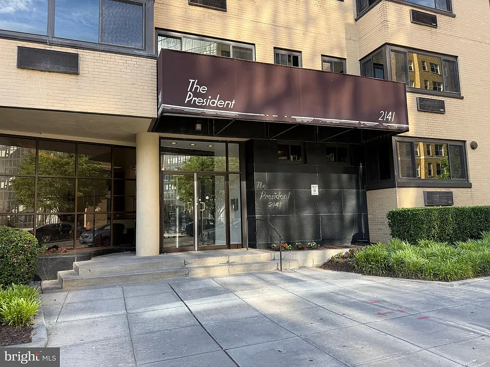 2141 I St NW #516