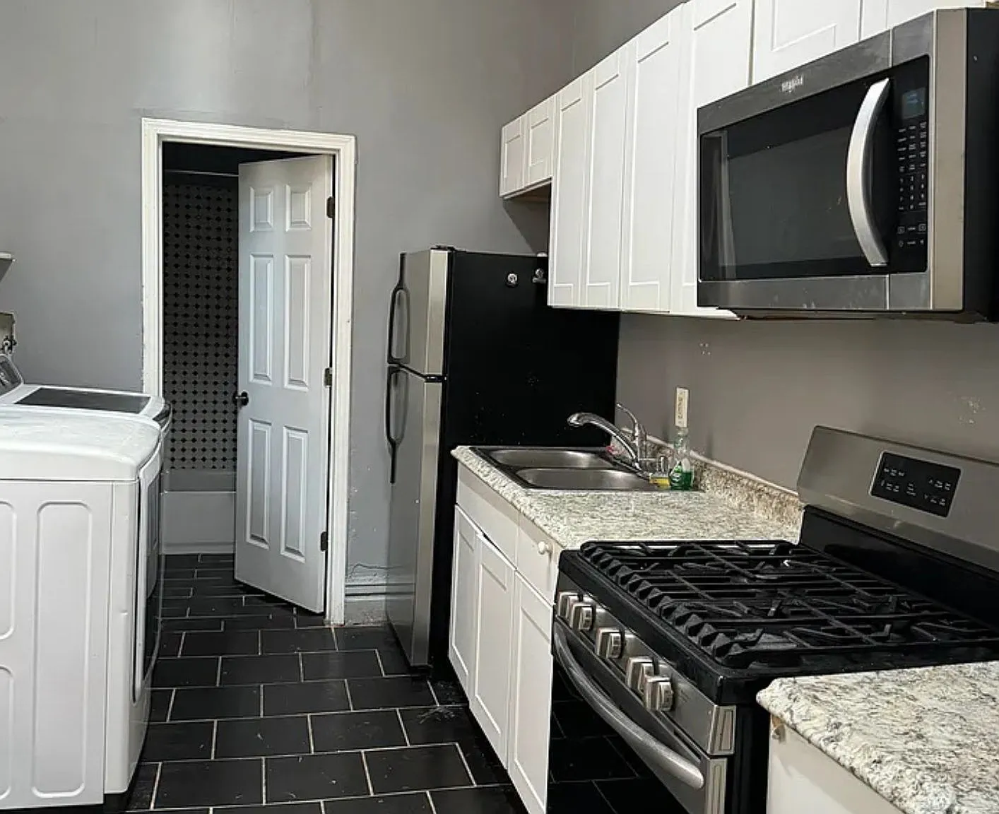 5 bed, 1500 sqft, $2,250 — Photo 3