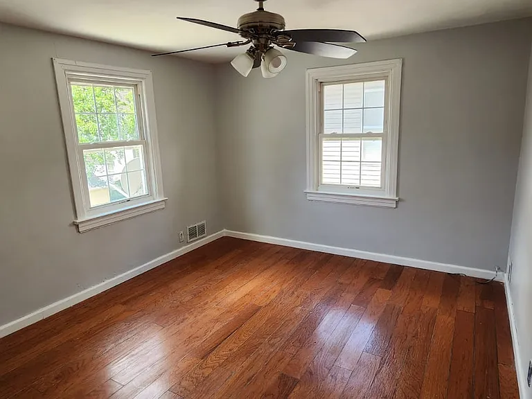 373 E Lake Ave — Photo 8