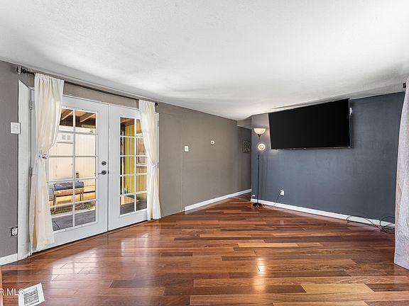4th image of 723 W Avenue I Space C41