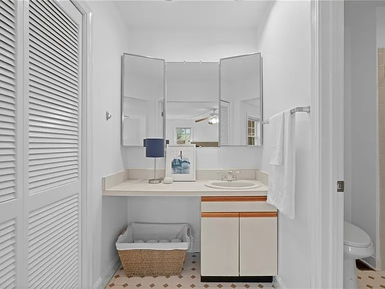 510 Corey Ln — Photo 16