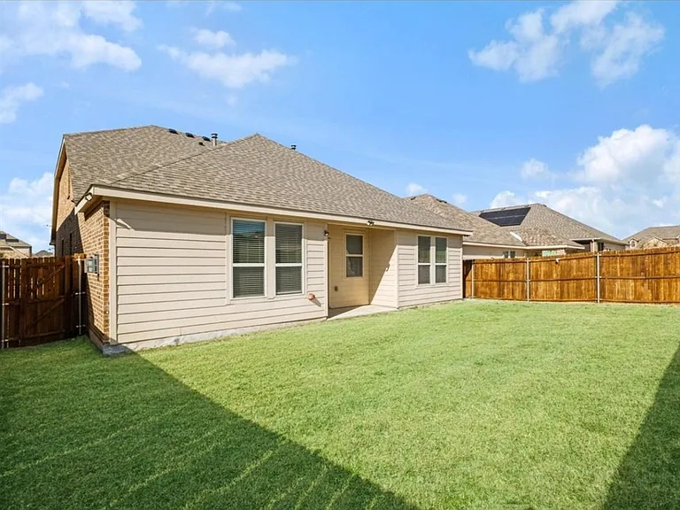 2109 Lake Hawthorne Trl — Photo 23