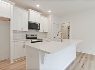 37 Crossing Ct W, Valley, AL 36854
