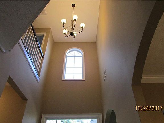 4th image of 207 Colony Center Dr