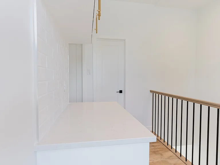 845 Champlain St — Photo 59