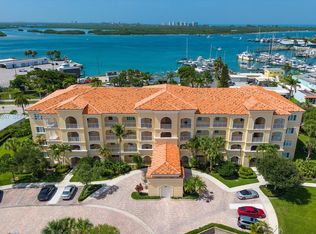 38 Harbour Isle Dr #104, Fort Pierce, FL 34949