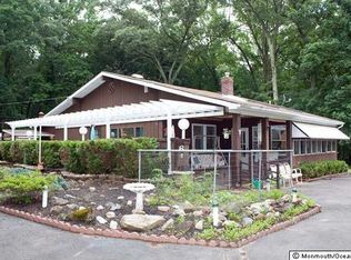 6 Syngle Way, Morganville, NJ 07751