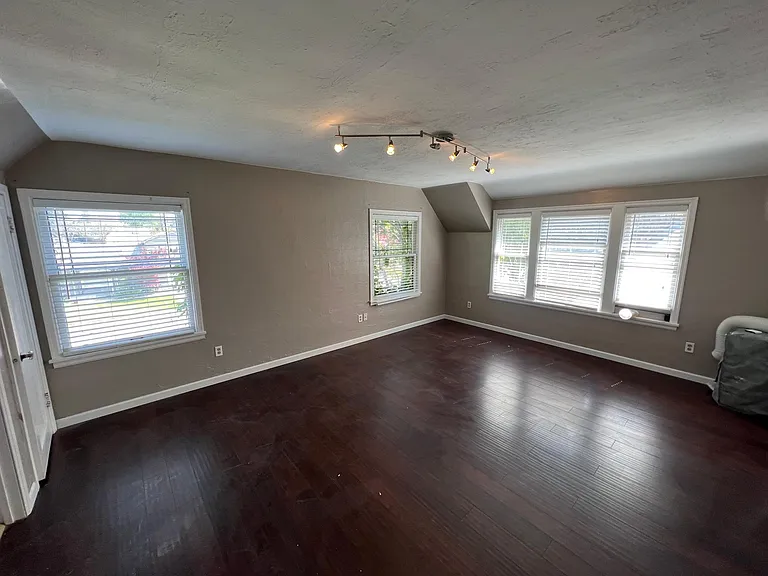 800 Yakima St — Photo 7