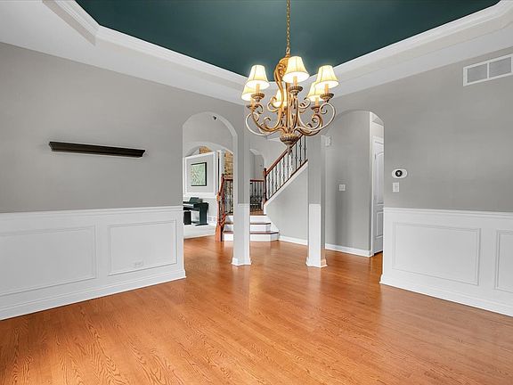 3rd image of 26519 Silverleaf Dr