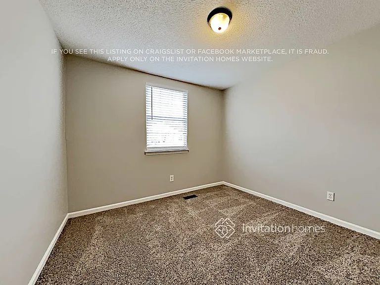 3939 Armitage Dr — Photo 18