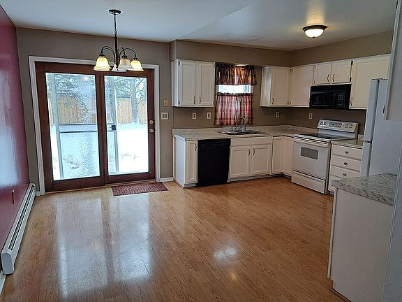 3rd image of 1030 Fairlane Dr