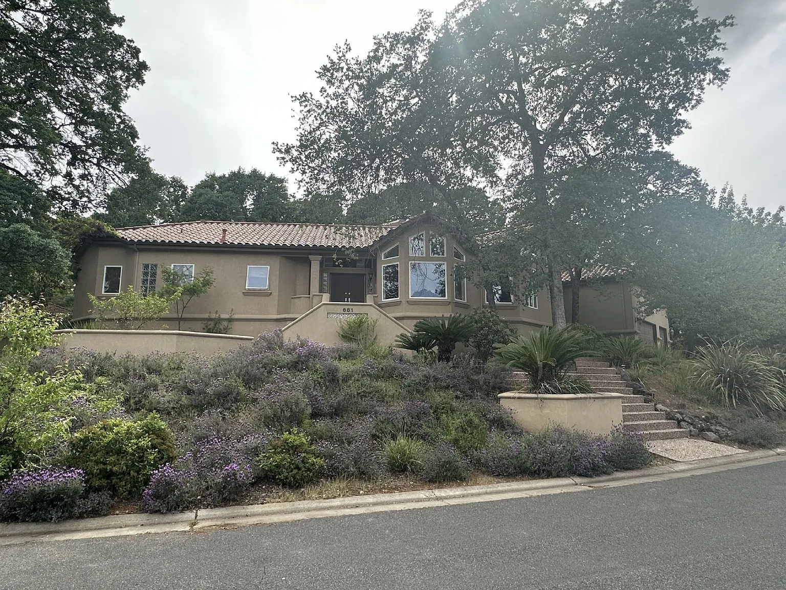 681 Knight Ln photo 1