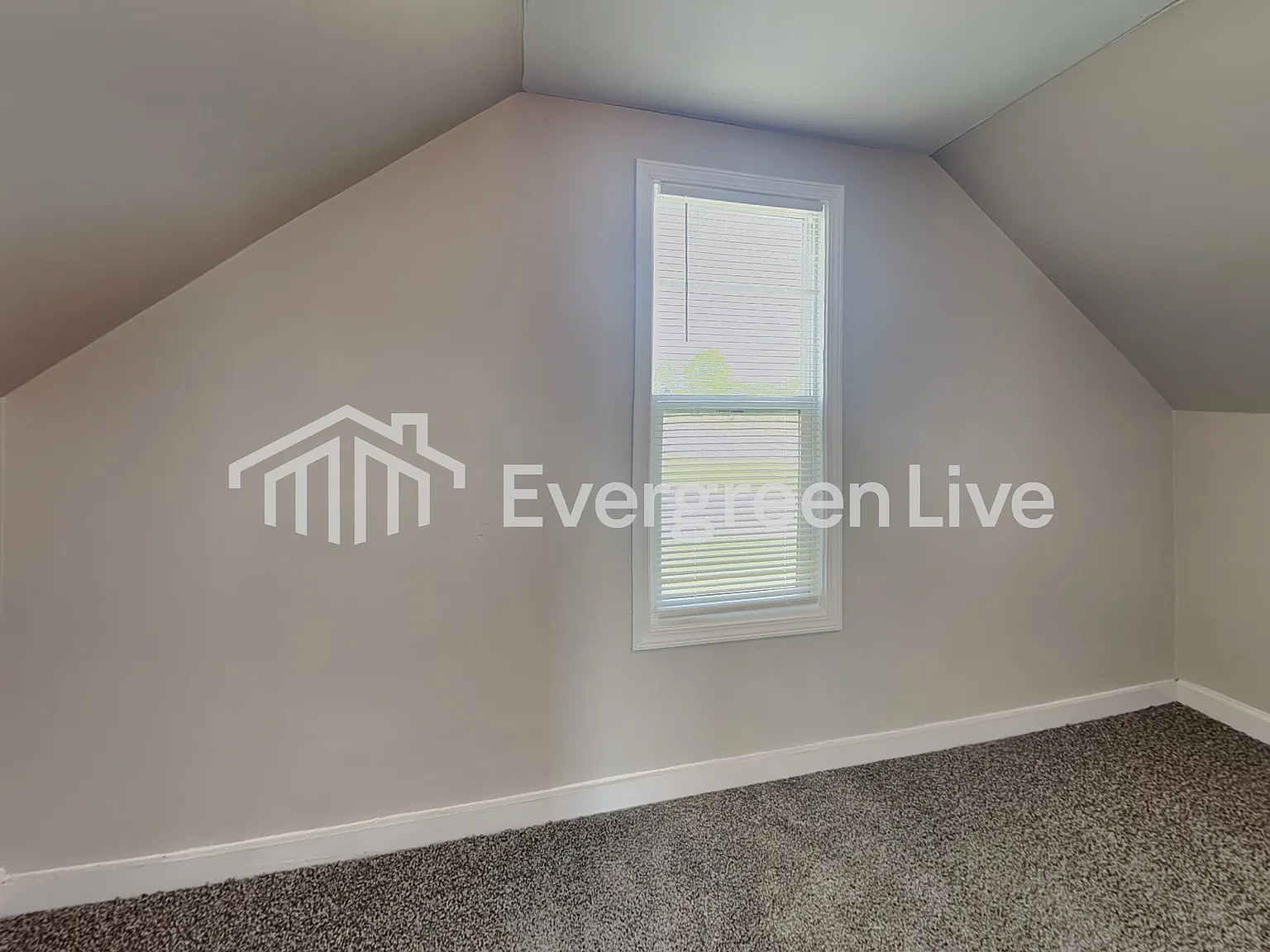 3 bed, 2.0 bath, 1812 sqft, $1,675 — Photo 4
