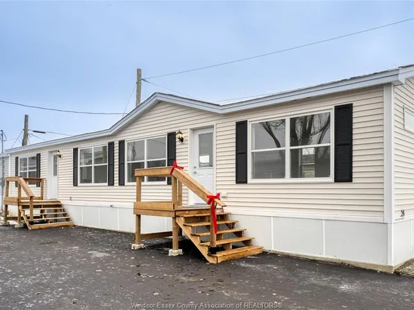 24 Regina St, Lakeshore, ON N8N 2P5