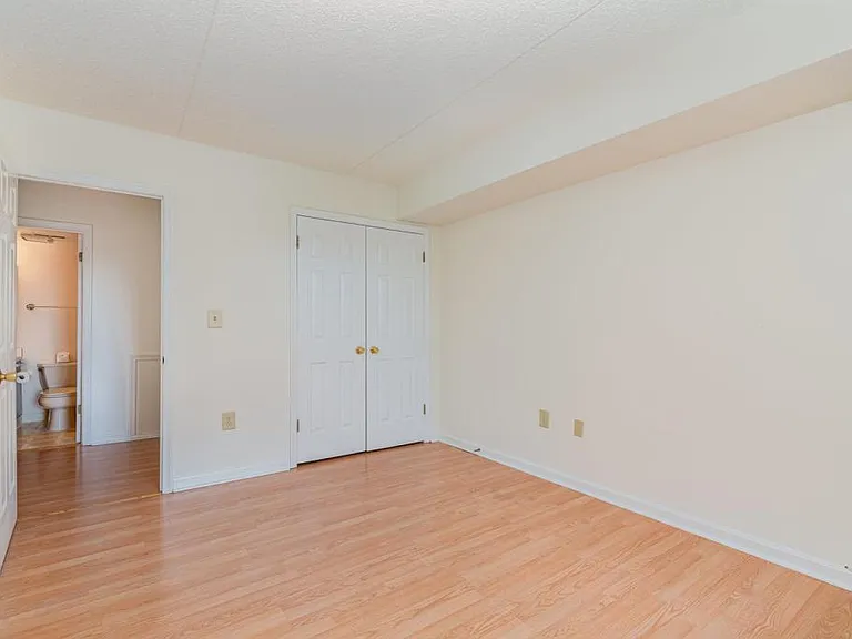 1210 Hampton Hill Ct #H — Photo 13