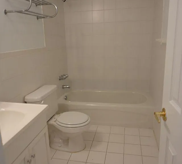 214 Market St #2R — Photo 5