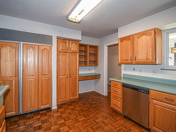 3rd image of 925 Moreland Ave