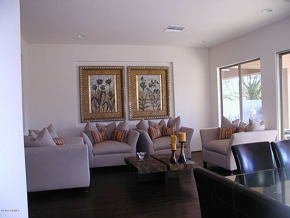 3rd image of 2027 W White Pine Dr