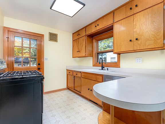4th image of 4334 Dubois Blvd