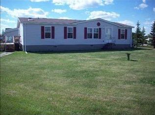 872 Blue Bell Dr, Minot, ND 58701