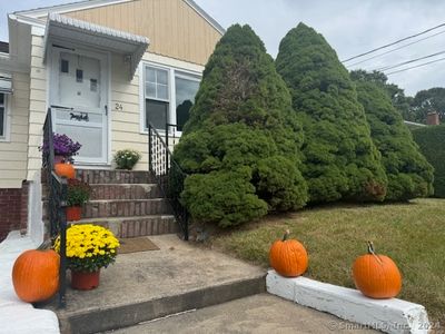 24 Glasgo Road, Pawcatuck, CT, 06379