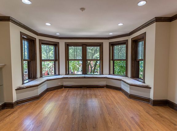 3rd image of 1519 W Rosemont Ave #2W