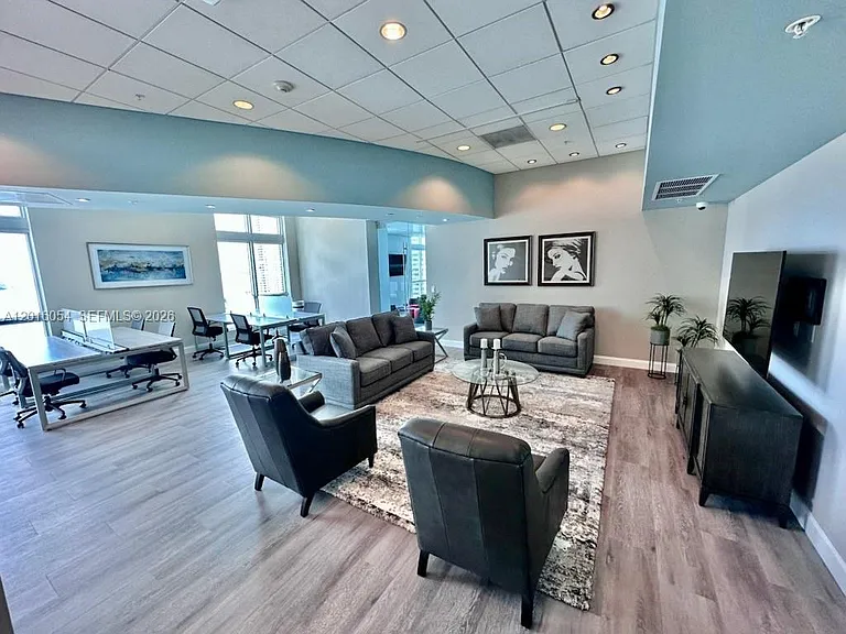 300 S Biscayne Blvd #T-1705 — Photo 24