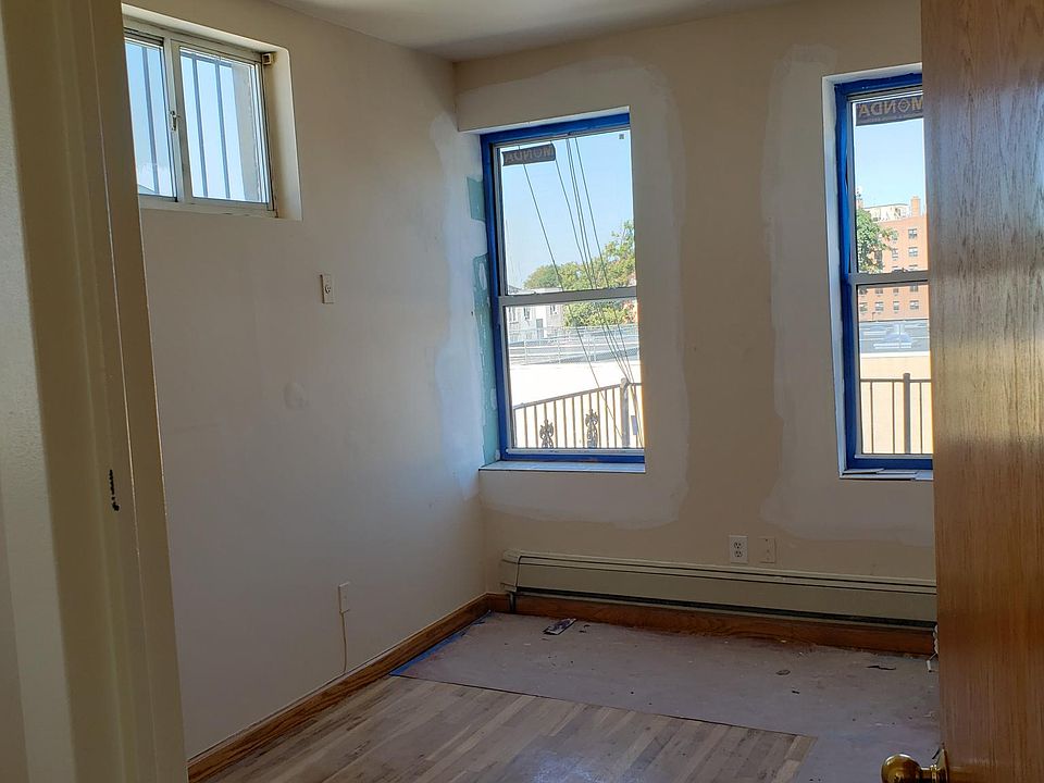 2nd image of 11021 Northern Blvd