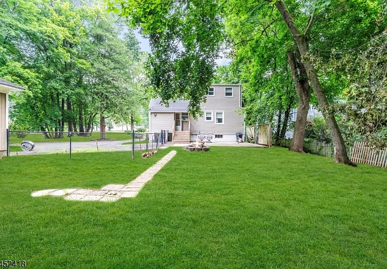 106 Mountain Ave — Photo 38