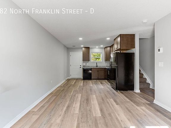 4th image of 382 N Franklin St #D