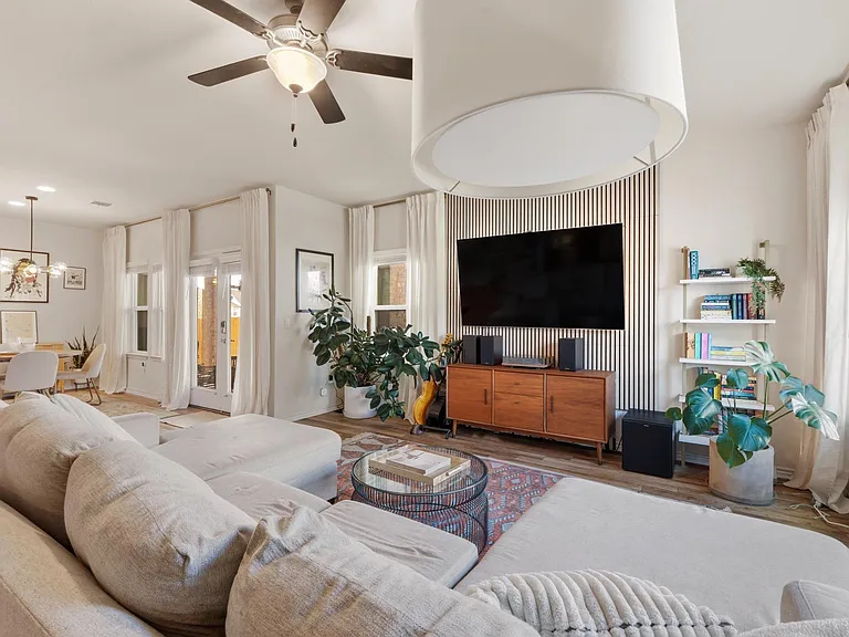 9207 Looksee Ln — Photo 6