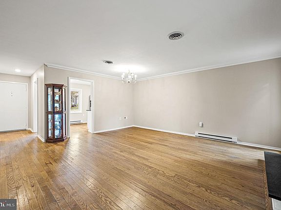 5th image of 173 Chandler Dr