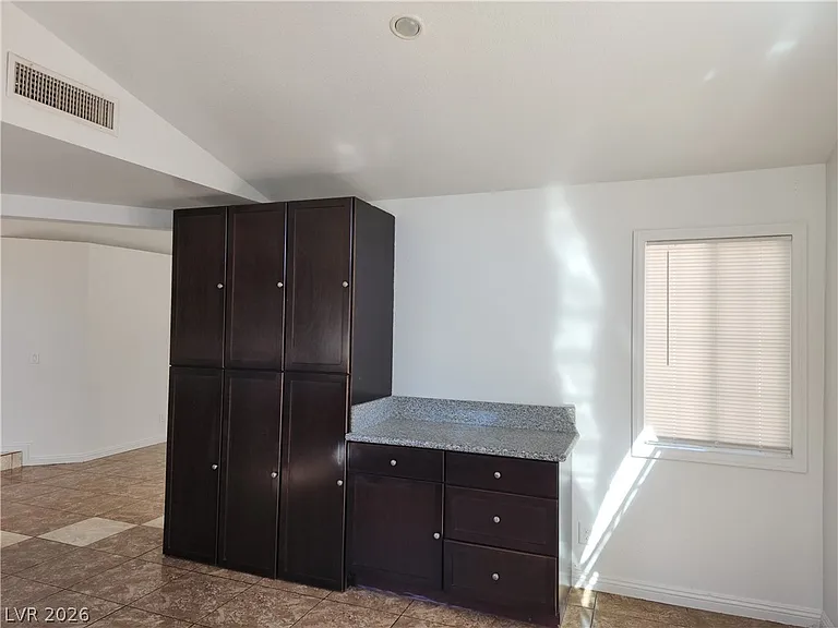 6556 Bradford Ln — Photo 17