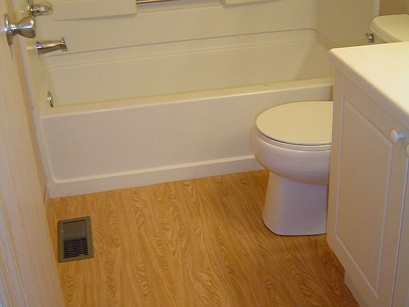 Full Bathroom #1