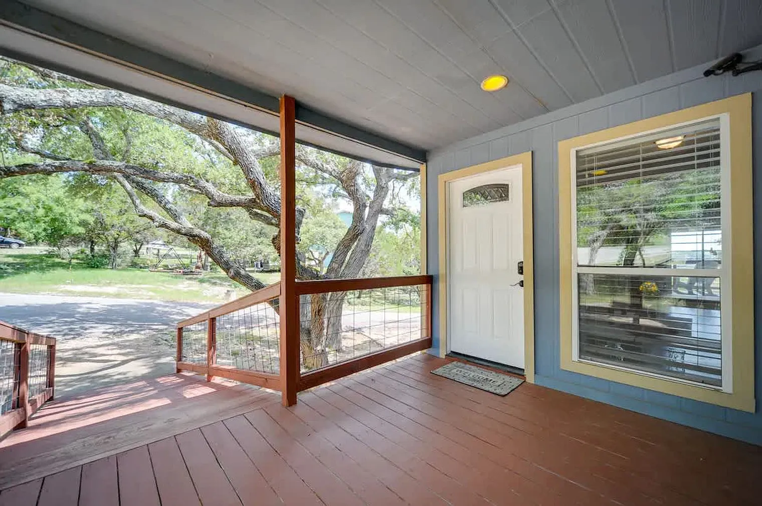 3 bed, 2.0 bath, 1550 sqft, $4,440 — Photo 3
