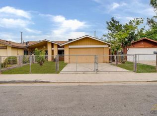 3125 Parkland Ct, Bakersfield, CA 93304