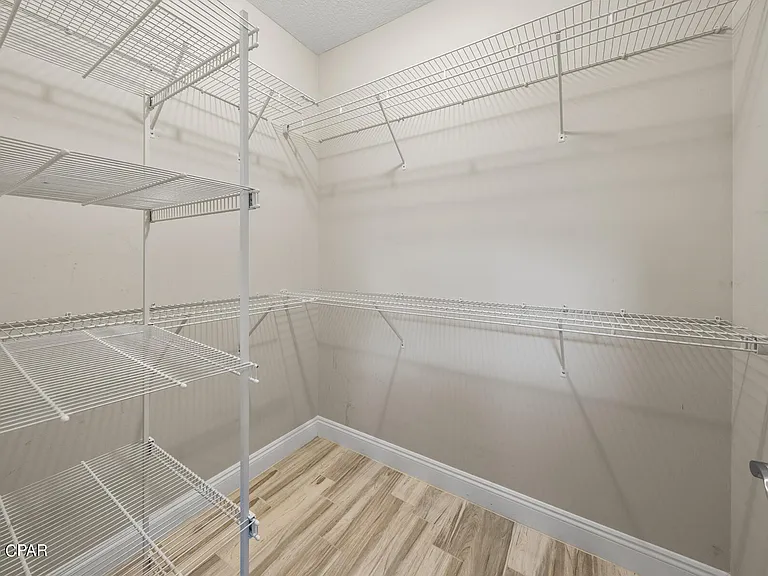 305 Evergreen St — Photo 10