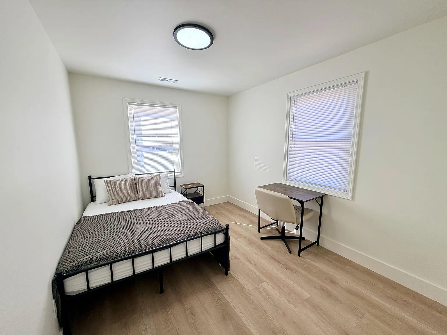 4 bed, 2.0 bath, 1521 sqft, $810 — Photo 4
