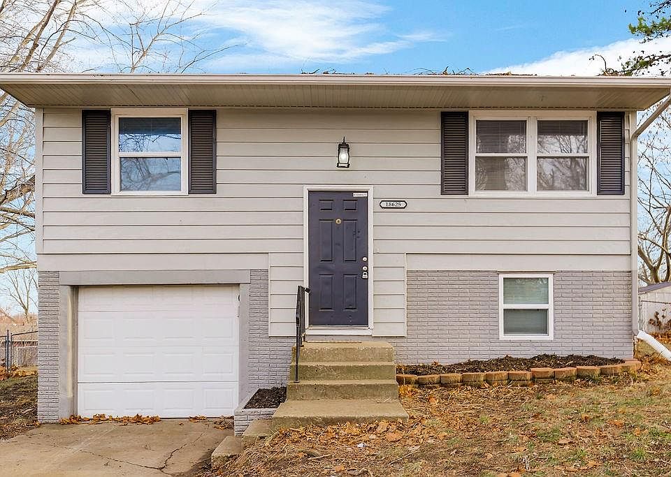 1st image of 18625 E Arrowhead Ln