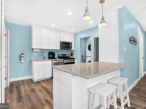 5th image of 54 Delmar Dr