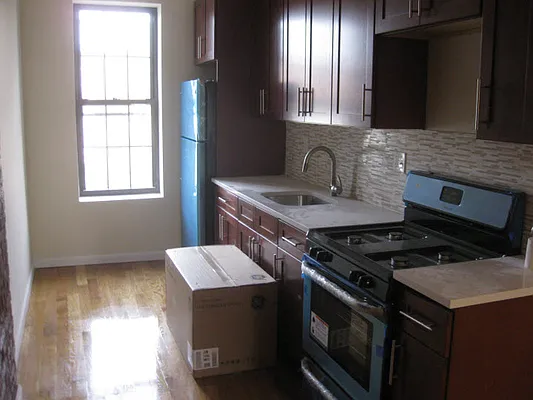 Rented by Blue Egg Realty Corp | media 14